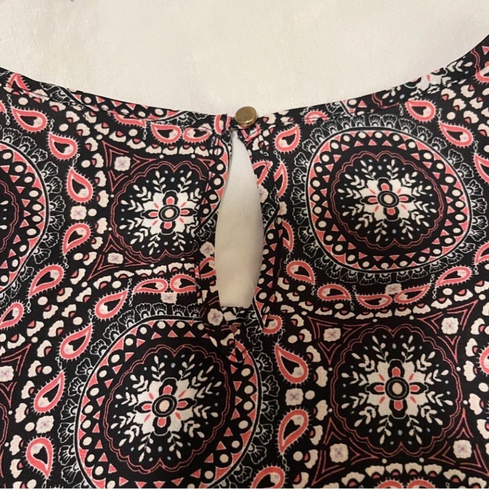 Liz Claiborne Black and Pink Patterned Blouse - Picture 4 of 6